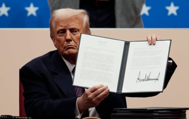 trump signing
